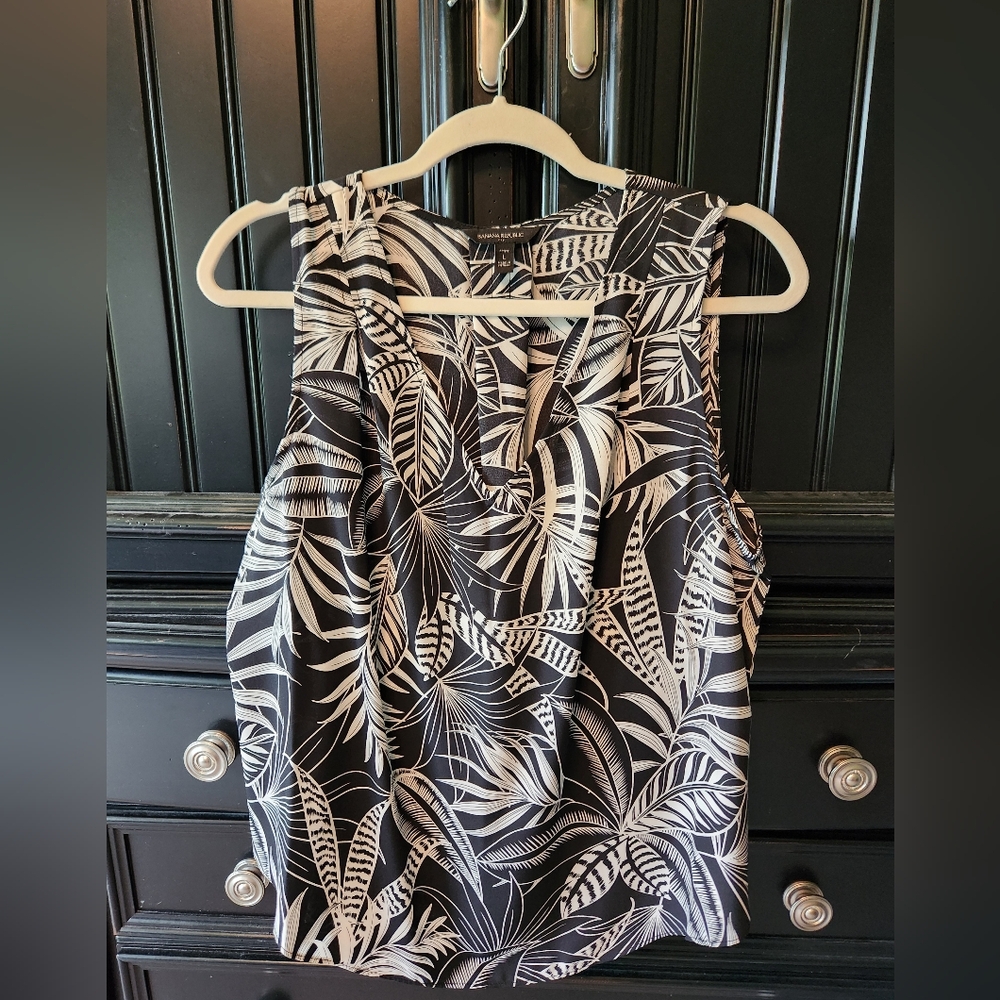 Banana Republic Black and White Sleeveless Tank Top